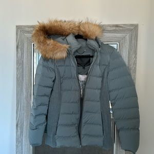 Guess winter jacket NEVER WORN!